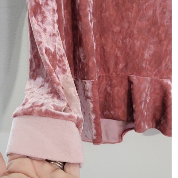 Betsey Johnson Pajamas Womens Medium 2 Piece Set Crushed Pink Velvet Pajamas - Picture 4 of 11